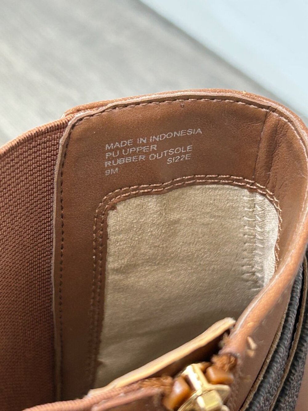 Michael Kors Brown Ankle Boots With Gold Logo Buckle Side Zipper & Faux Leather - Picture 8 of 16